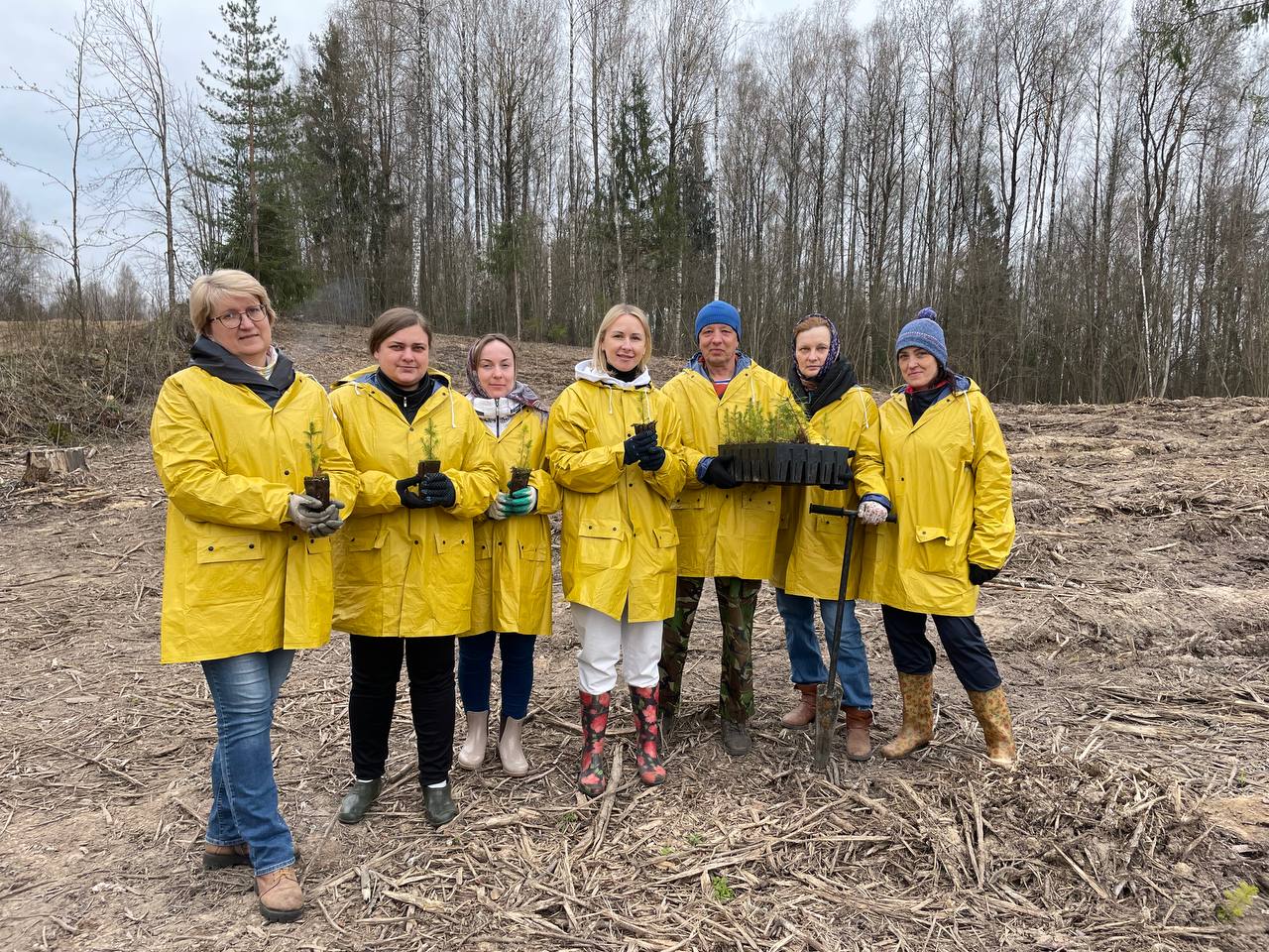 Акцию «Неделя леса», приуроченную к Году мира и созидания поддержали специалисты ТЦСОН Витебского района во главе с руководителем Акцию «Неделя леса», приуроченную к Году мира и созидания поддержали специалисты ТЦСОН Витебского района во главе с руководителем